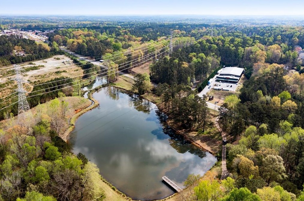 8111 Dallas Acworth Hwy, Dallas GA 30132-7936 exterior