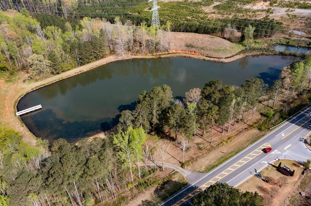 8111 Dallas Acworth Hwy, Dallas GA 30132-7936 exterior