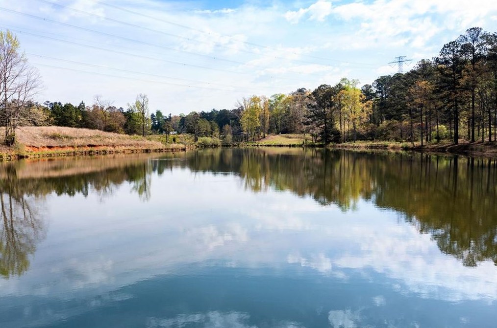 8111 Dallas Acworth Hwy, Dallas GA 30132-7936 exterior