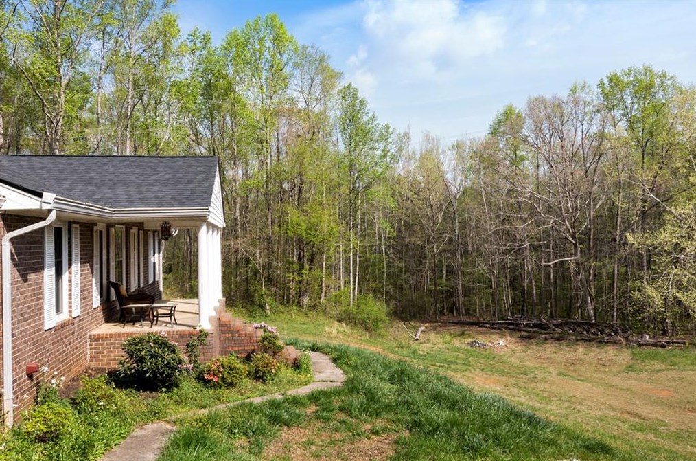 8111 Dallas Acworth Hwy, Dallas GA 30132-7936 exterior