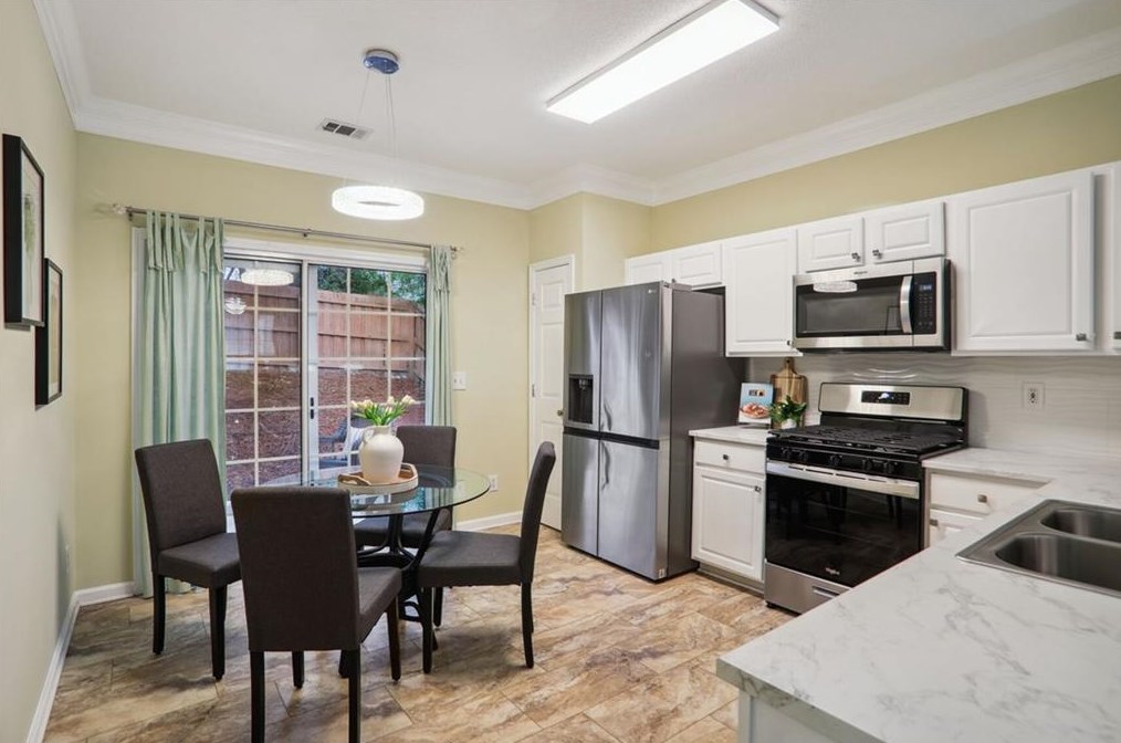 3025 Oxwell Dr, Duluth GA  30096-9217 exterior