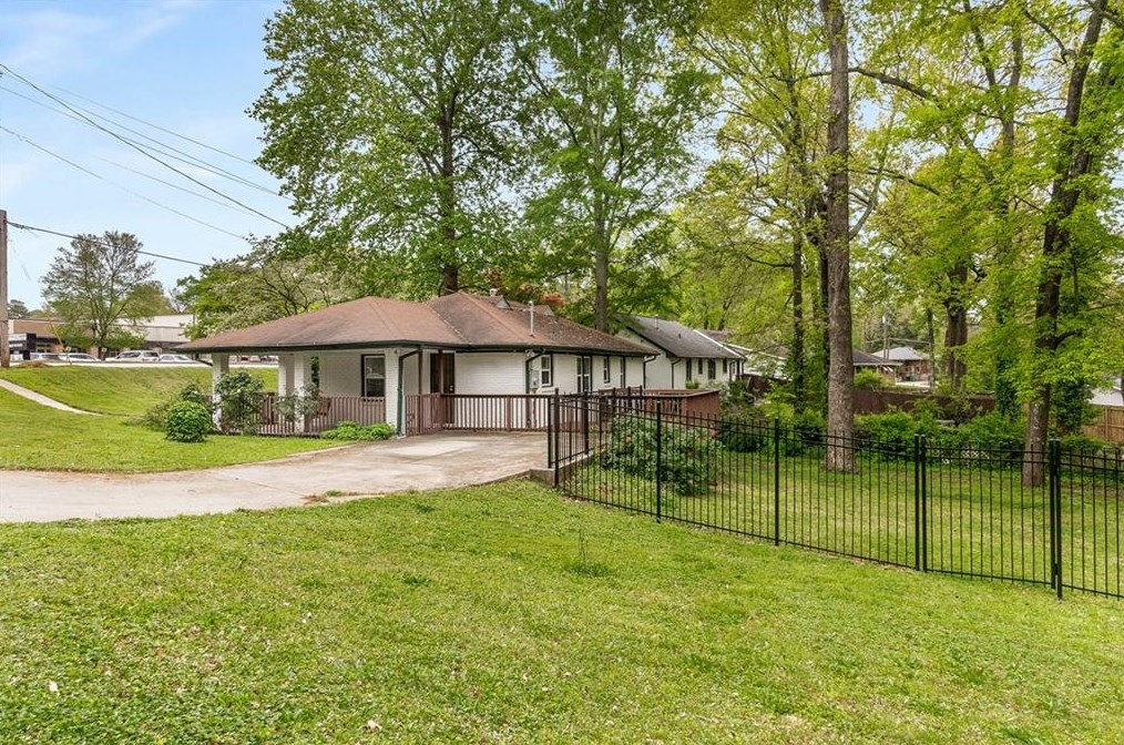 2165 2nd Ave, Decatur GA  30032 exterior