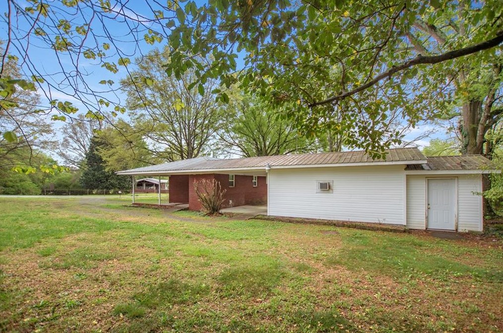 144 Danny Cir, Calhoun, GA 30701-9110