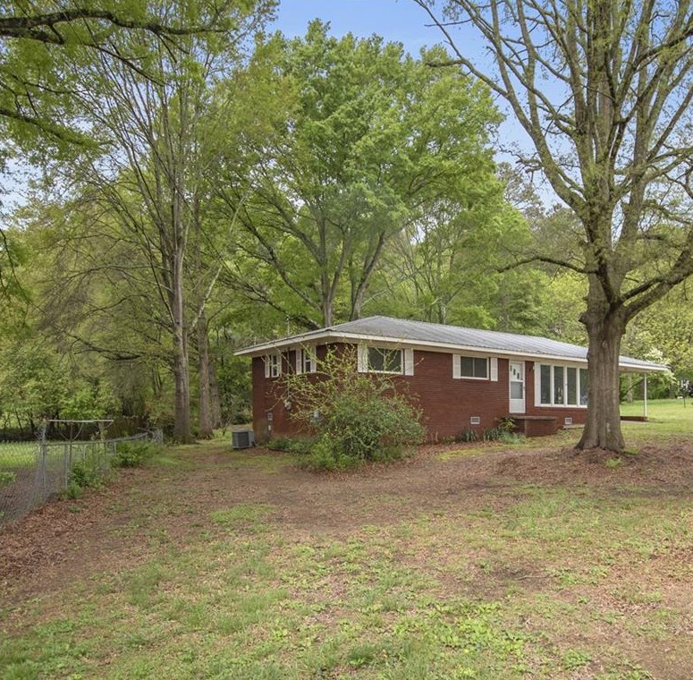 144 Danny Cir, Calhoun GA 30701-9110 exterior