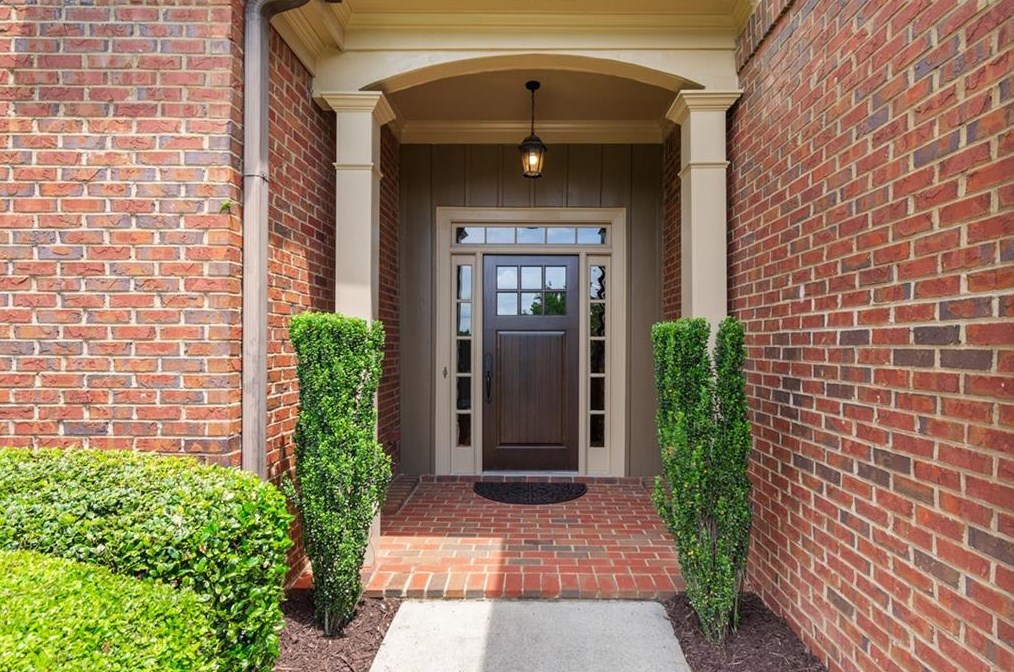 3998 Guardsman Ct, Roswell, GA 30075-2075