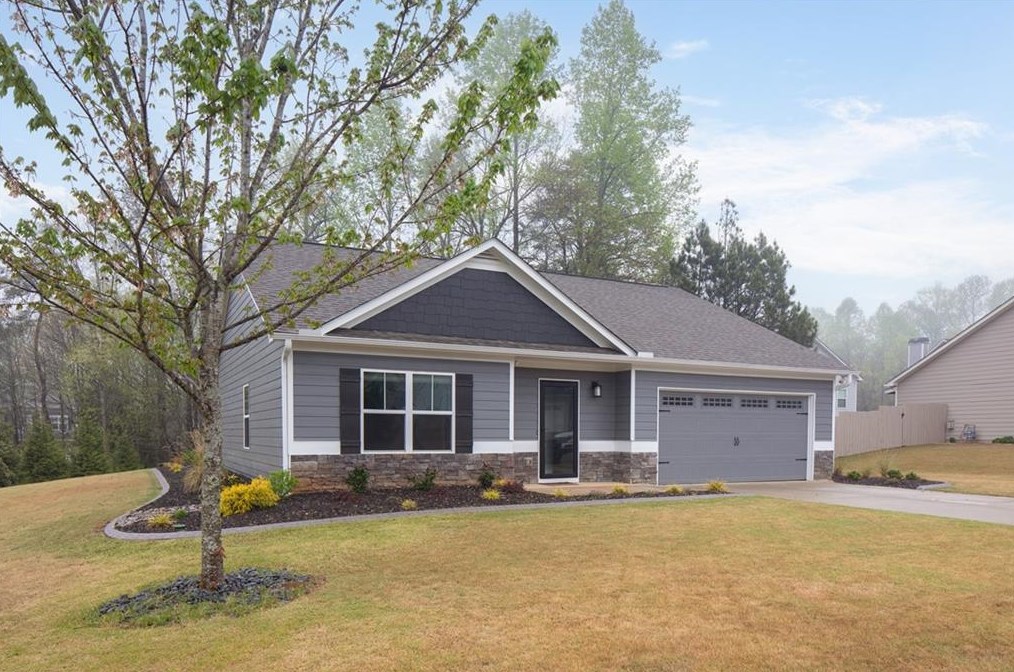44 Hartley Ave, Dawsonville, GA 30534