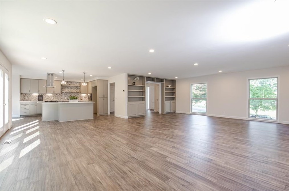 2770 Burtz Dr, Marietta, GA 30068-3605