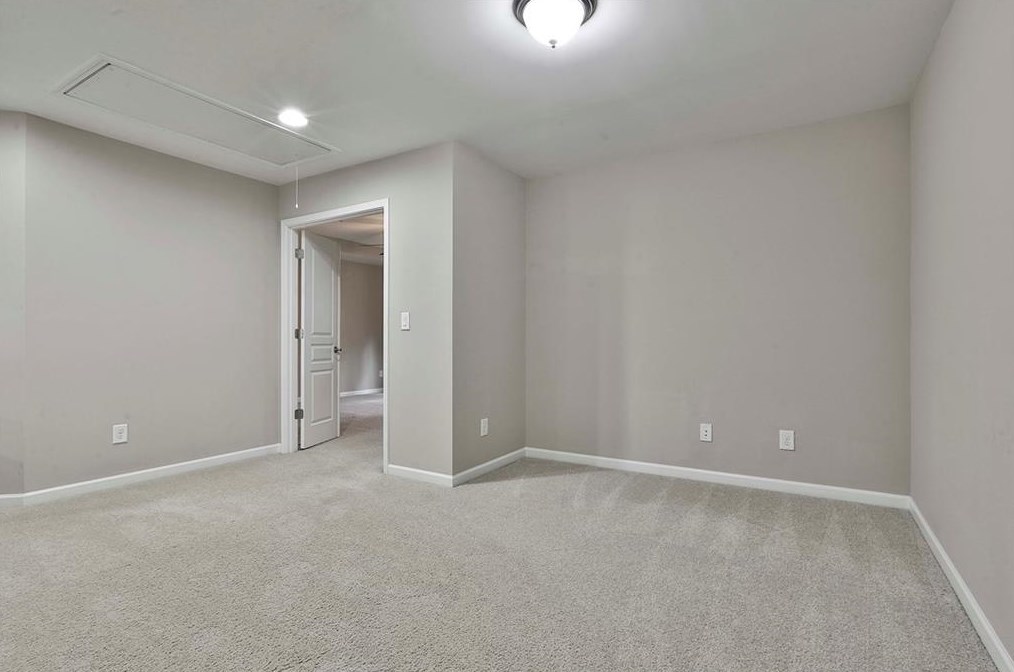 1568 Lenox Overlook Rd, Atlanta GA  30329-1528 exterior