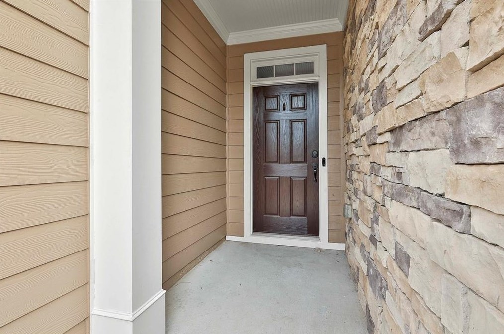 1568 Lenox Overlook Rd, Atlanta GA  30329-1528 exterior