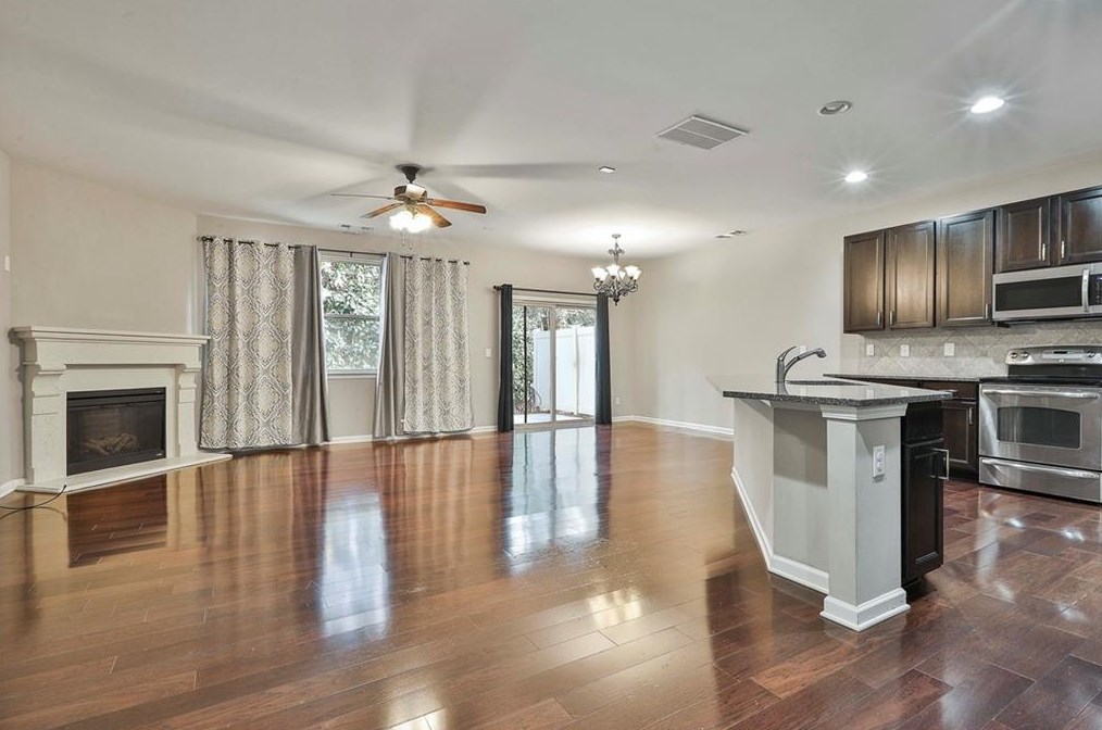 1568 Lenox Overlook Rd, Atlanta GA  30329-1528 exterior