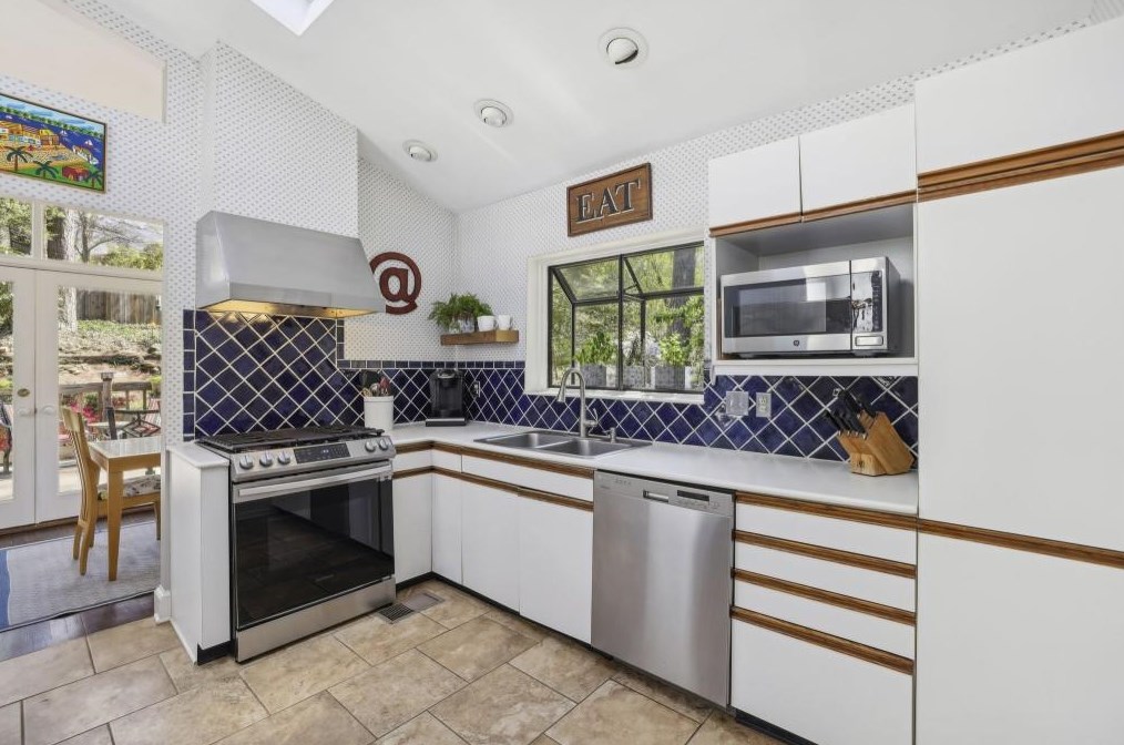 2123 Abby Ln, Atlanta GA  30345-3516 exterior