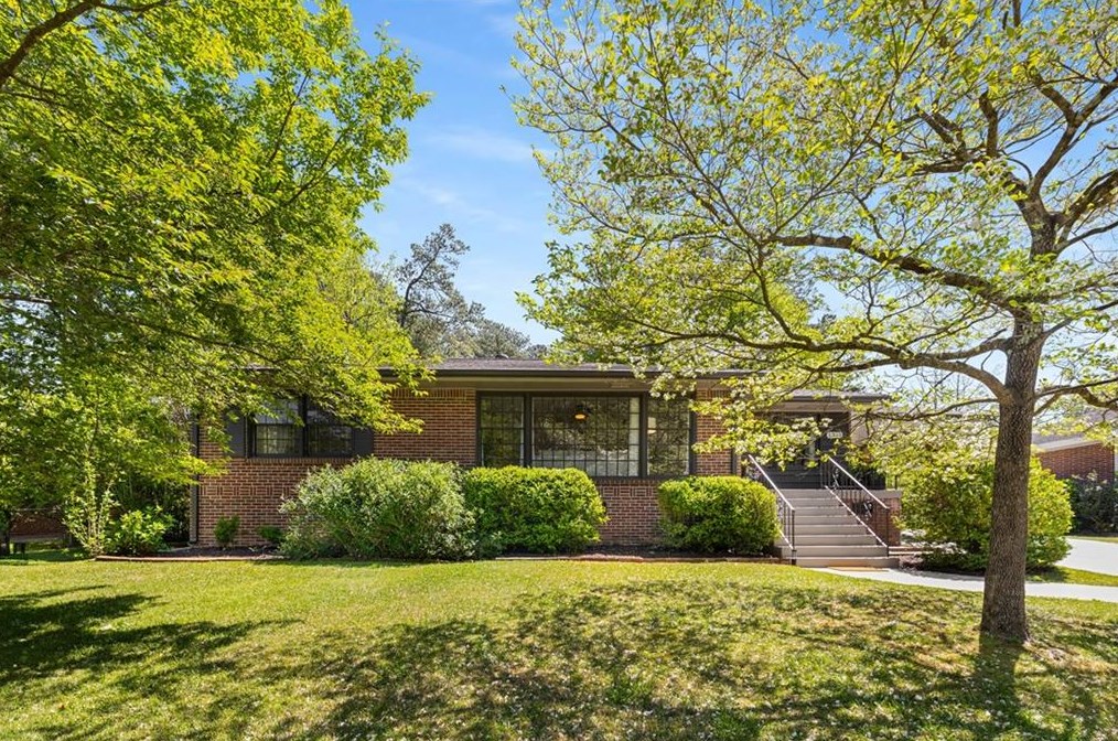 1355 Amanda Cir, Decatur, GA 30033-1950