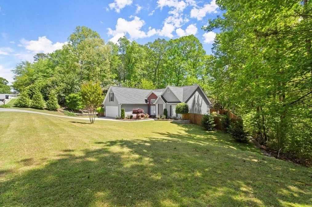 3905 Piper Glen Dr, Buford GA  30519-3987 exterior