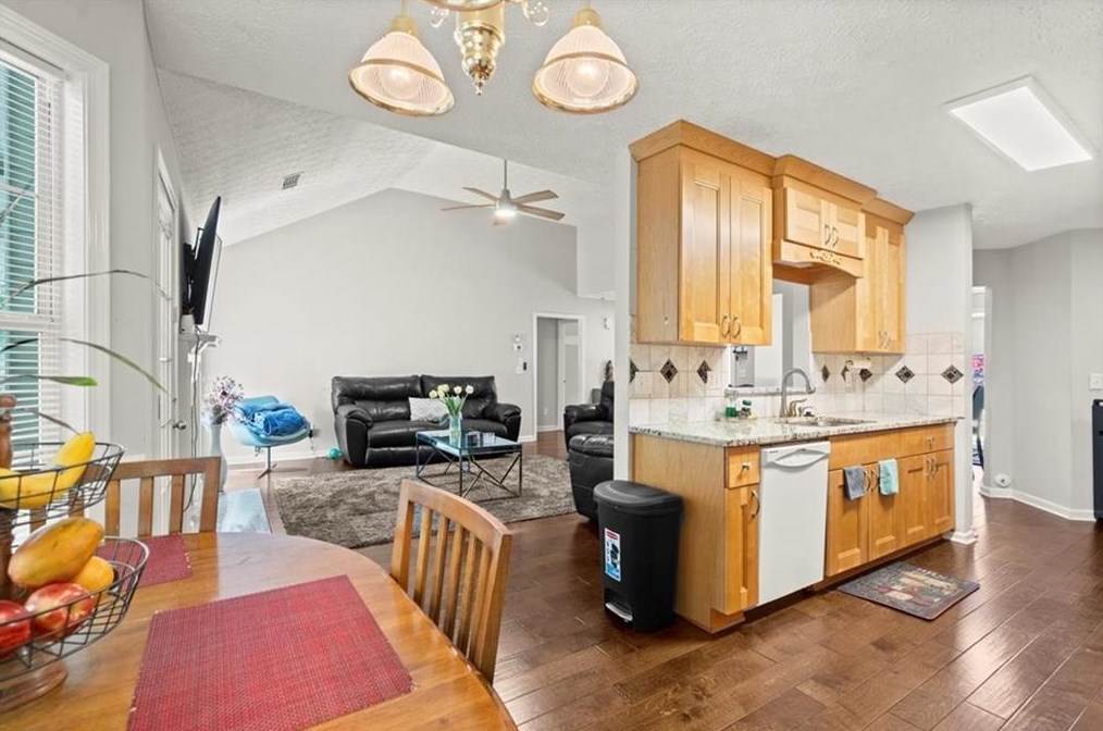 3905 Piper Glen Dr, Buford GA  30519-3987 exterior