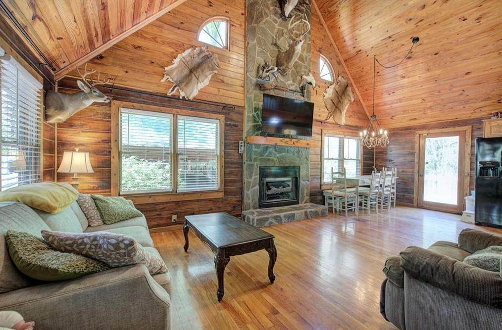 4134 Dews Pond Rd, Calhoun GA  30701-4337 exterior