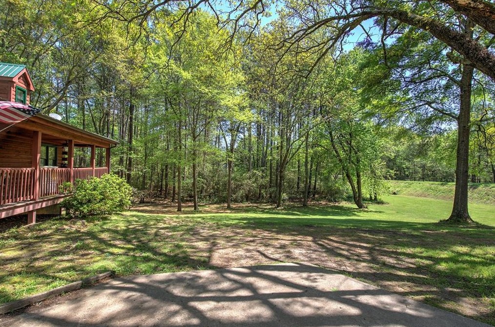 4134 Dews Pond Rd, Calhoun GA  30701-4337 exterior