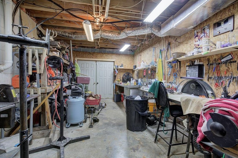 4134 Dews Pond Rd, Calhoun GA  30701-4337 exterior