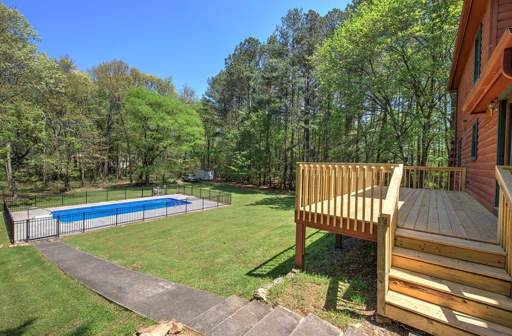 4134 Dews Pond Rd, Calhoun GA  30701-4337 exterior