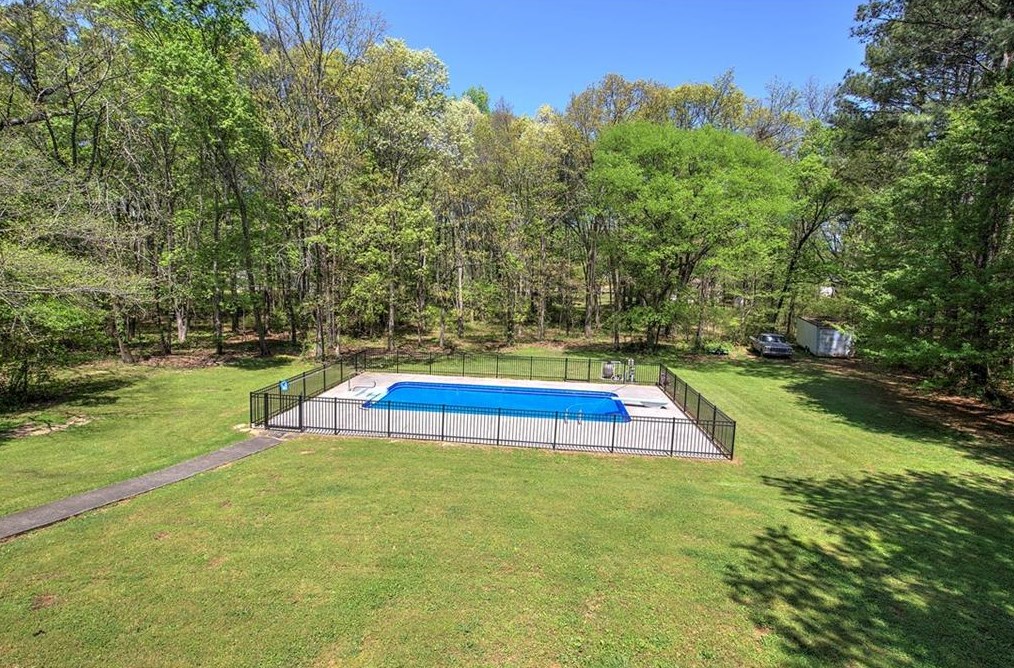 4134 Dews Pond Rd, Calhoun GA  30701-4337 exterior