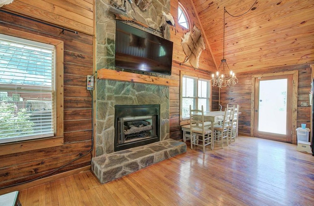 4134 Dews Pond Rd, Calhoun GA  30701-4337 exterior