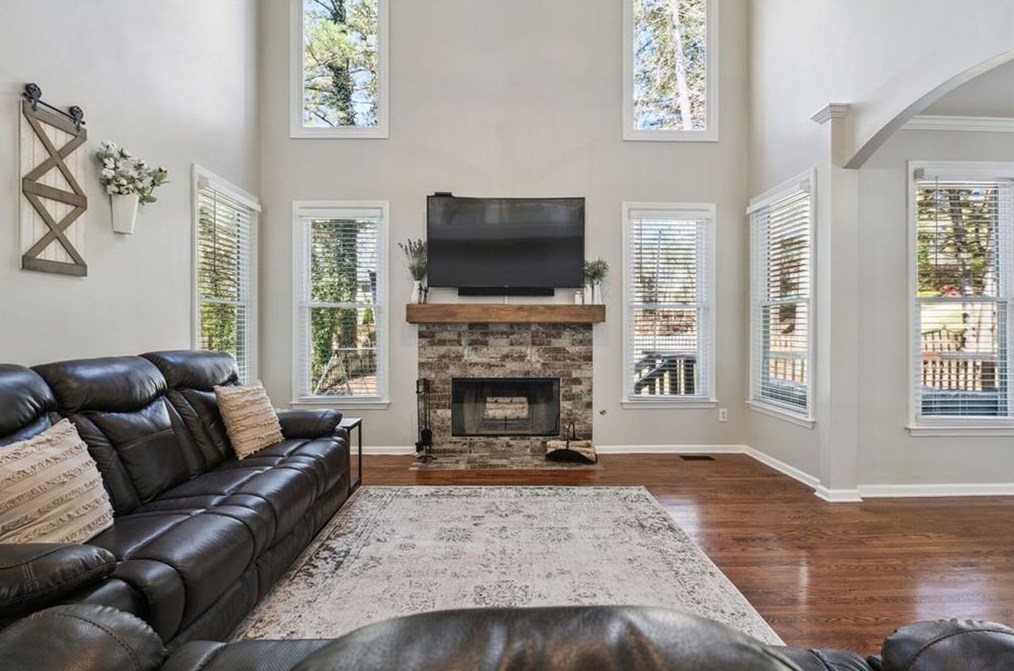4028 Windgrove Xing, Suwanee GA  30024-7099 exterior