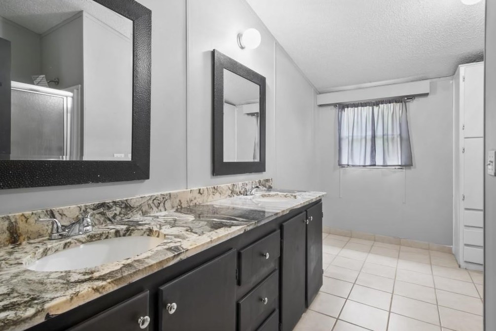 2560 Winding Lake Trl, Conyers GA  30012-2492 exterior