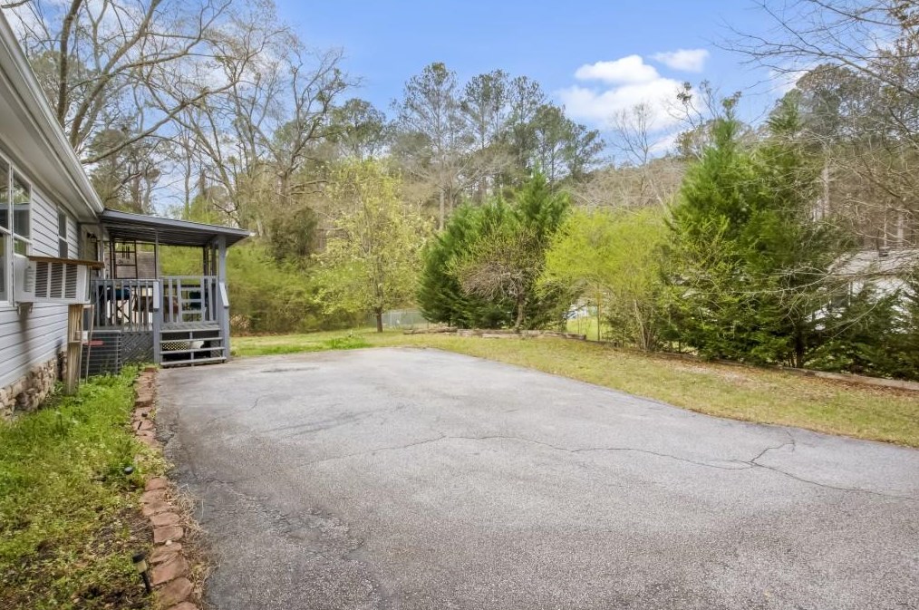 2560 Winding Lake Trl, Conyers GA  30012-2492 exterior