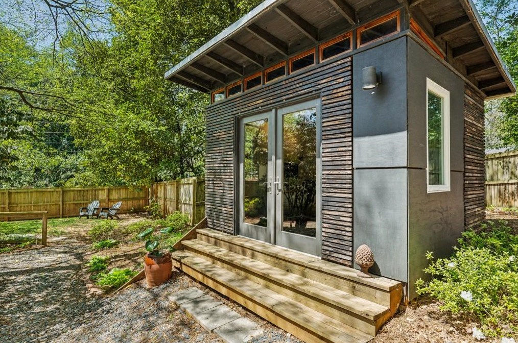 2216 Desmond Dr, Decatur GA  30033-4742 exterior