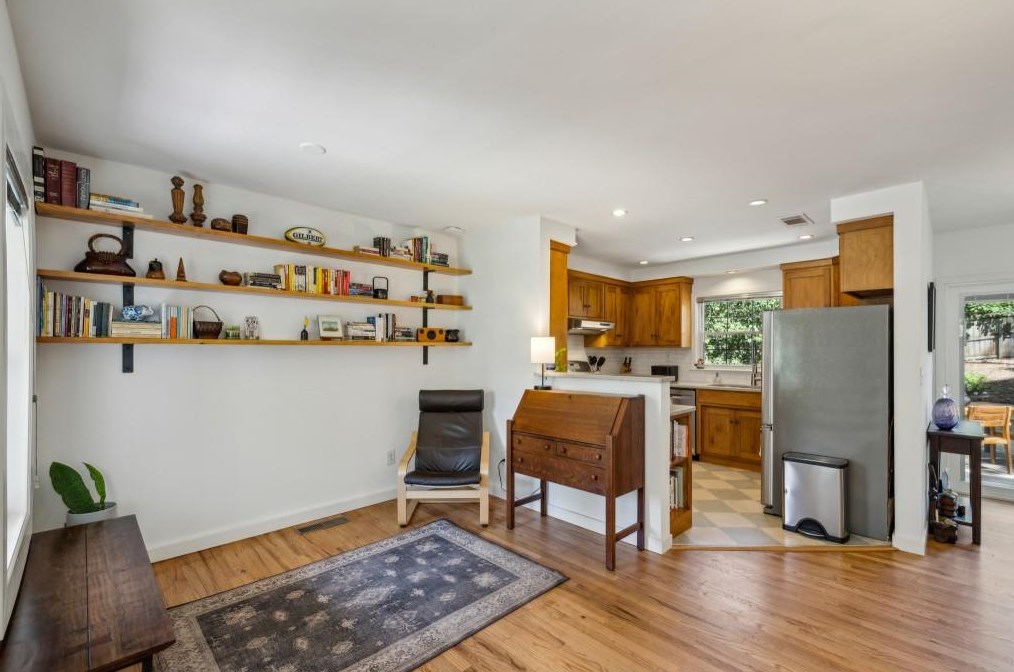 2216 Desmond Dr, Decatur GA  30033-4742 exterior