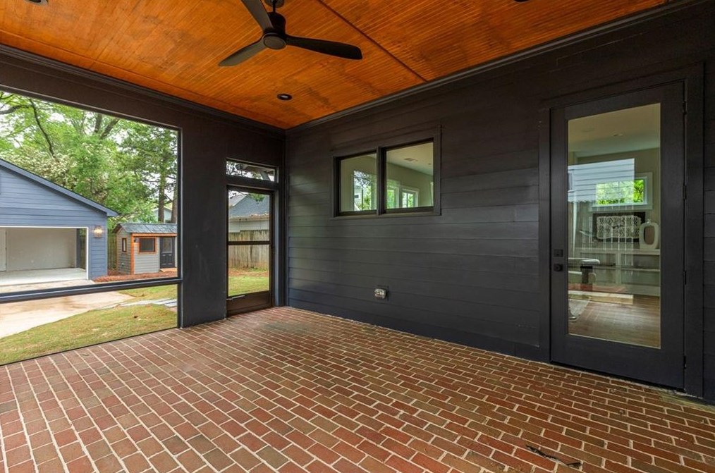 632 Sycamore Dr, Decatur GA  30030-2749 exterior