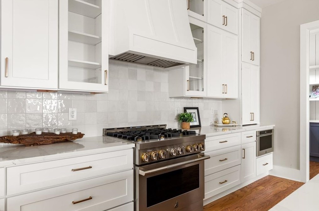 632 Sycamore Dr, Decatur GA  30030-2749 exterior