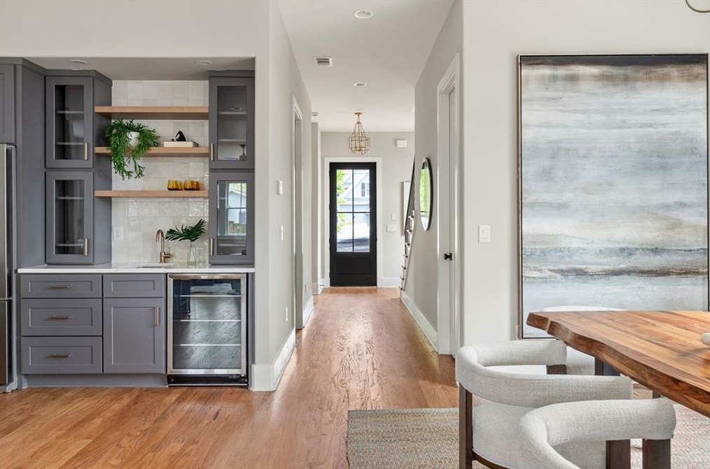 632 Sycamore Dr, Decatur GA  30030-2749 exterior