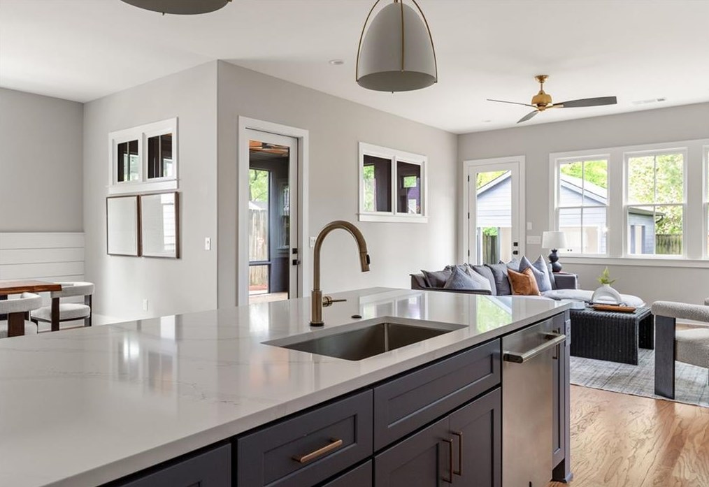 632 Sycamore Dr, Decatur GA  30030-2749 exterior