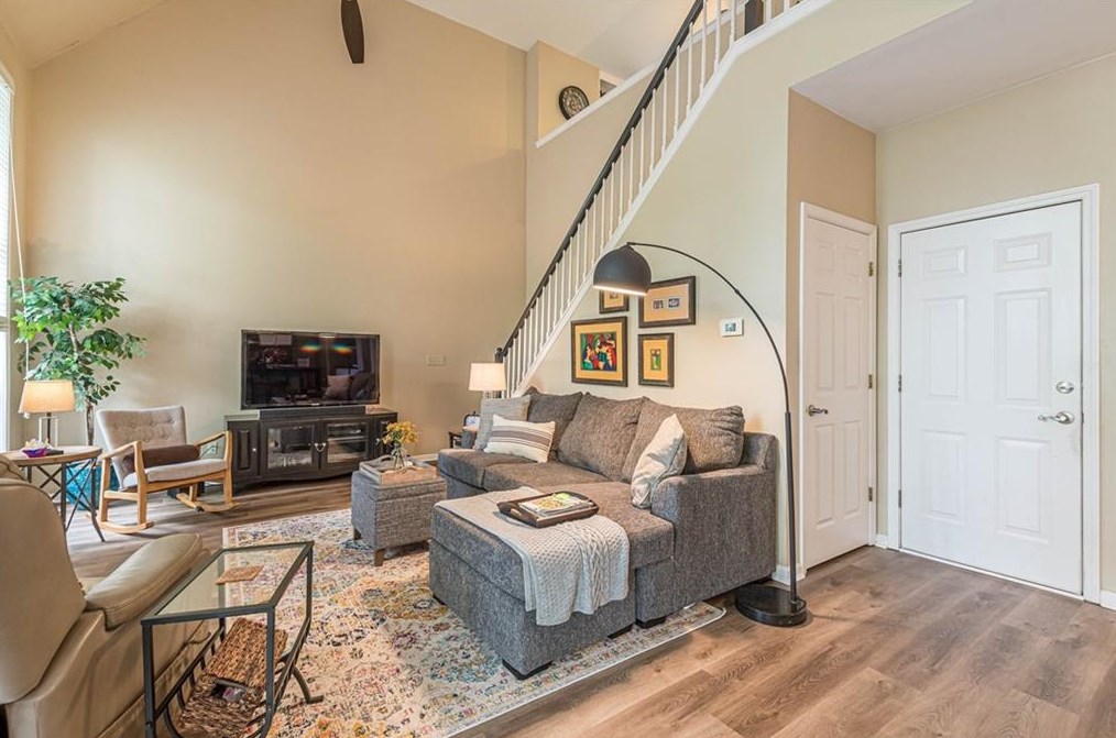 1802 Hidden Springs Walk, Smyrna GA  30082-4252 exterior