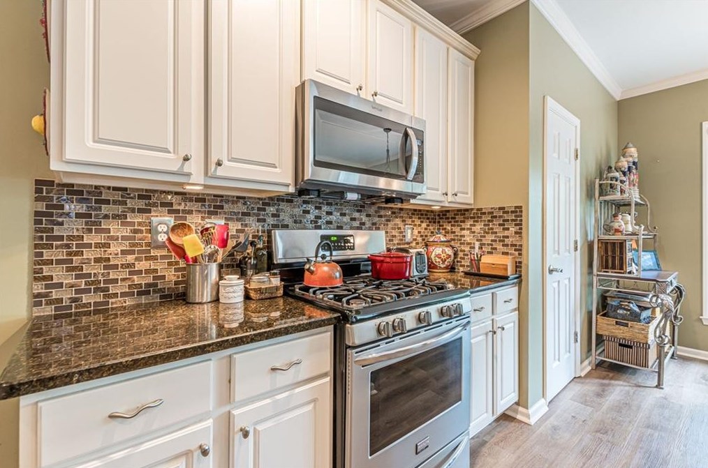 1802 Hidden Springs Walk, Smyrna GA  30082-4252 exterior