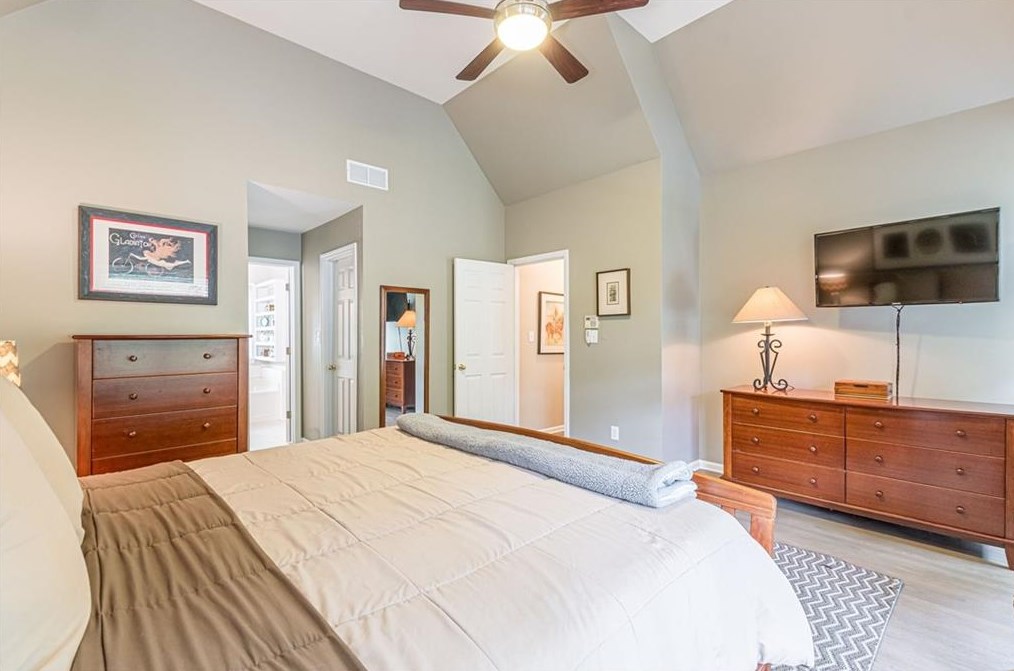 1802 Hidden Springs Walk, Smyrna GA  30082-4252 exterior