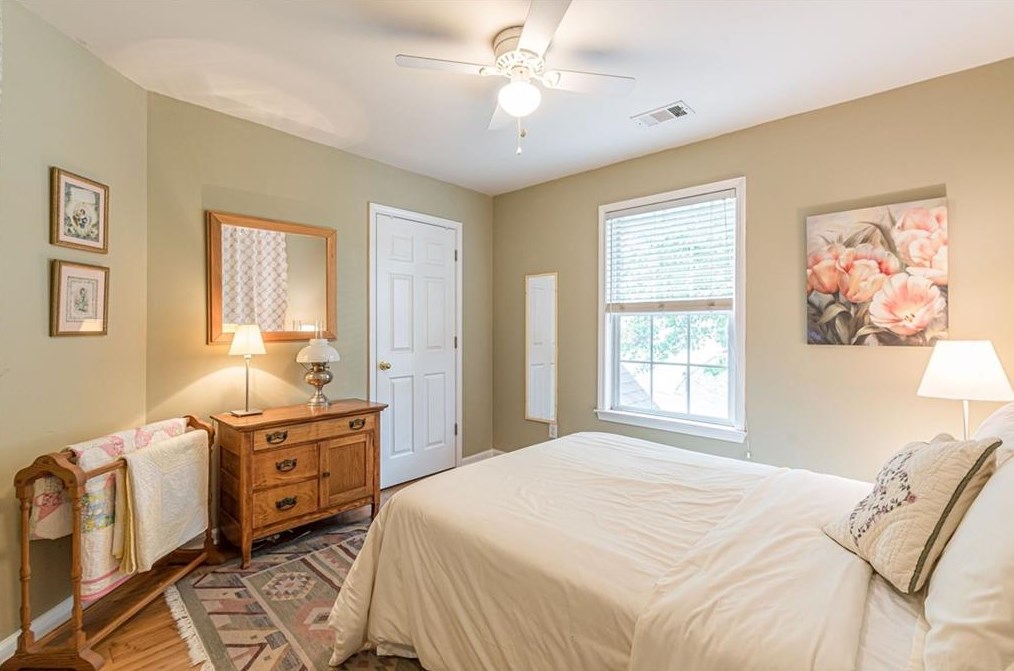 1802 Hidden Springs Walk, Smyrna GA  30082-4252 exterior