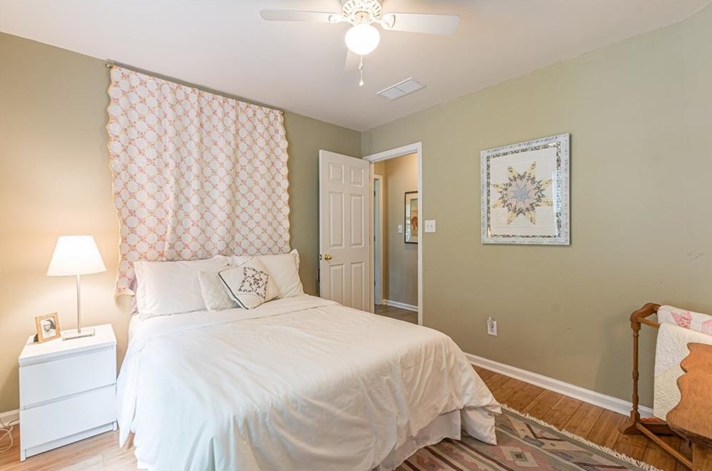 1802 Hidden Springs Walk, Smyrna GA  30082-4252 exterior