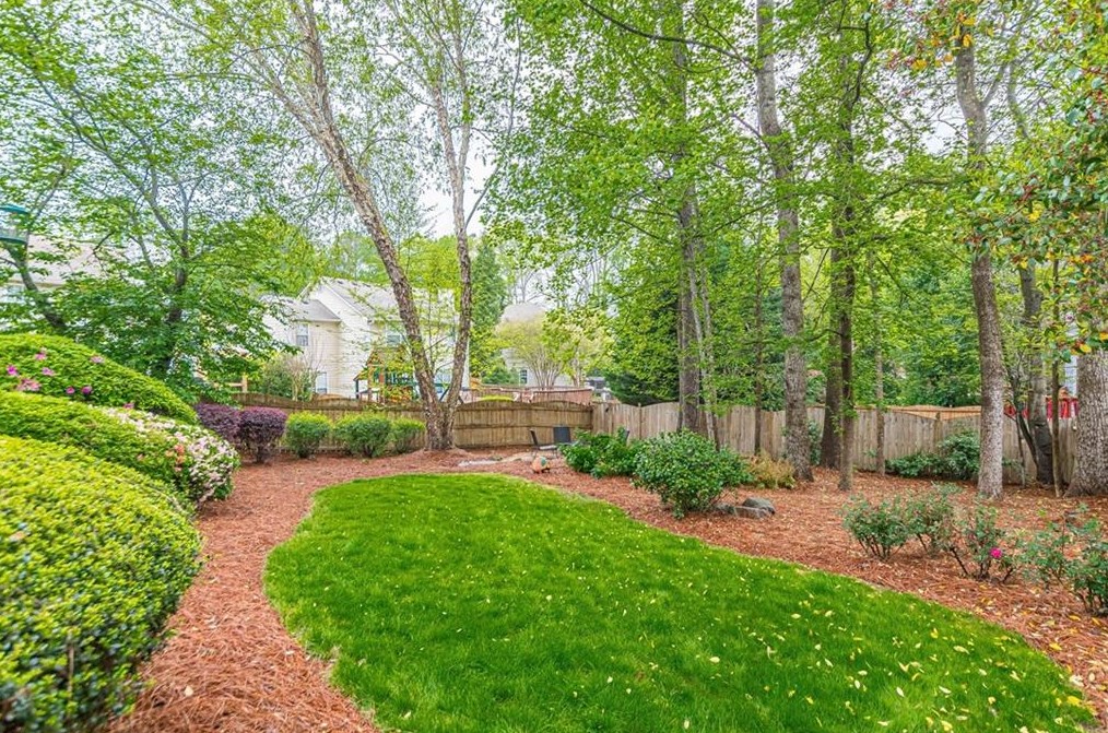 1802 Hidden Springs Walk, Smyrna GA  30082-4252 exterior