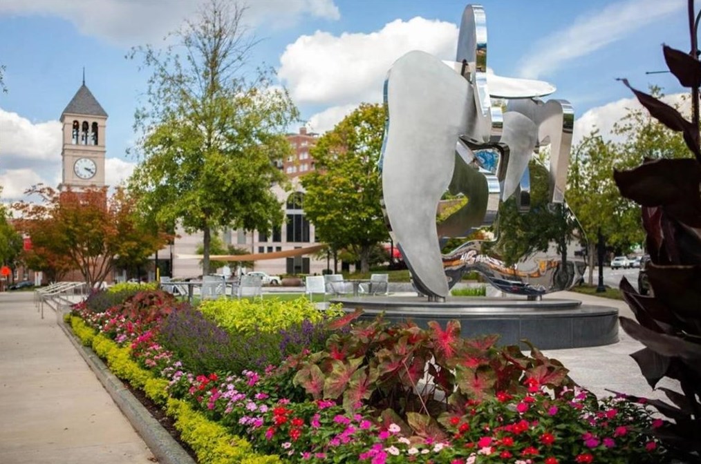 106 Sheridan Dr, Atlanta GA  30305-3136 exterior