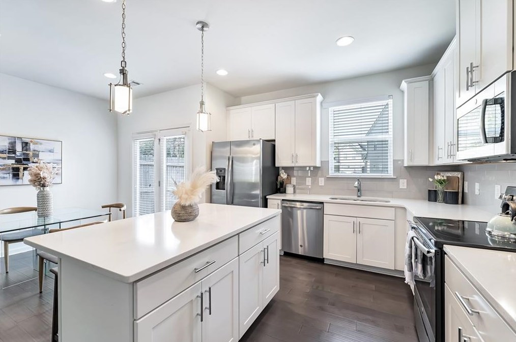 2721 Avanti Way, Decatur GA  30035-4192 exterior