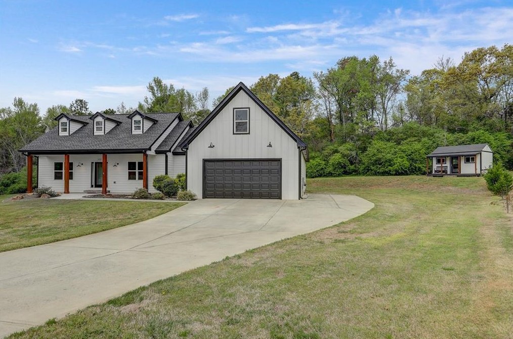 100 Glenview Ln, Commerce, GA 30529