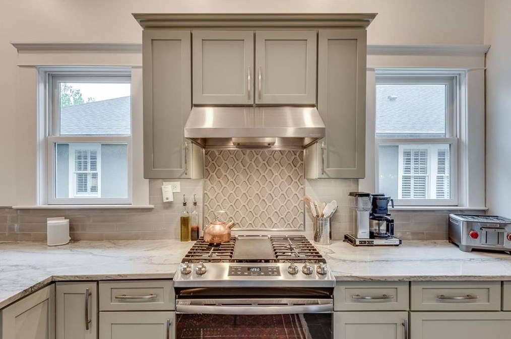 637 Cresthill Ave, Atlanta GA  30306-3639 exterior