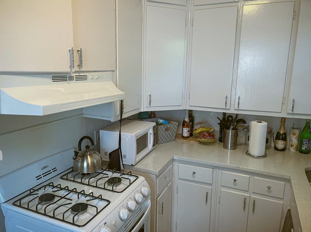 1348 Mcclelland Ave, Atlanta GA  30344-1609 exterior