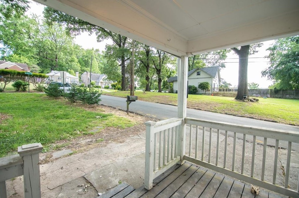 537 Trabert Ave, Atlanta GA  30309-2262 exterior