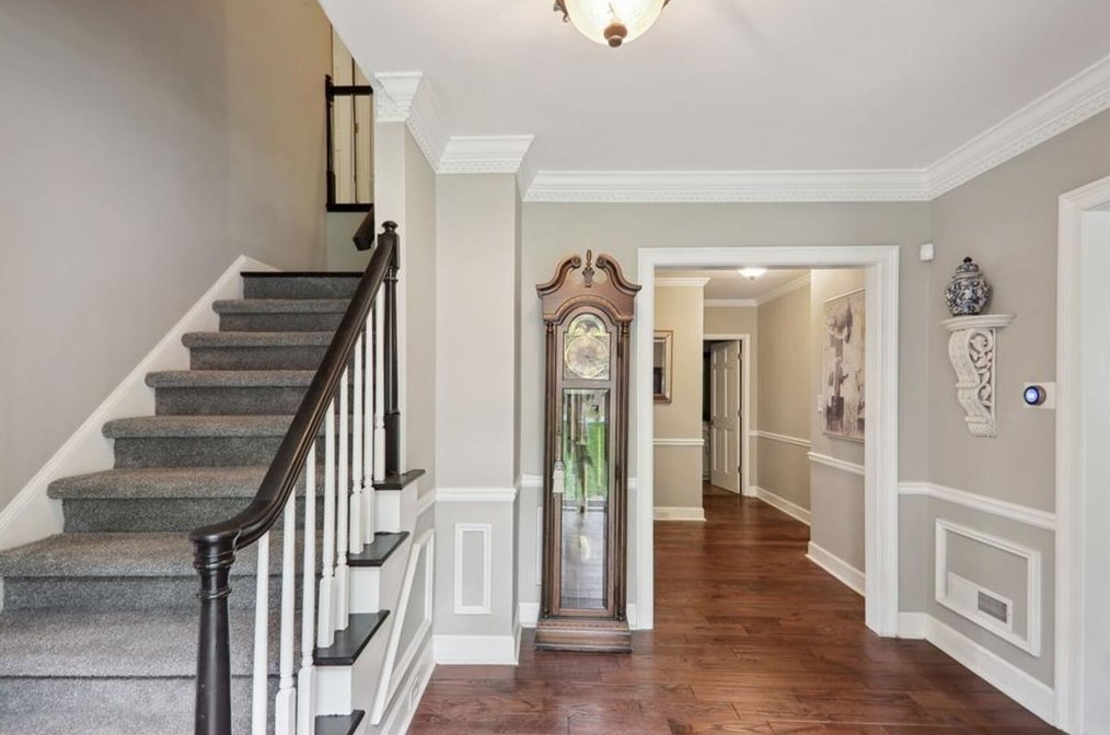 190 River Landing Dr, Roswell, GA 30075-5044