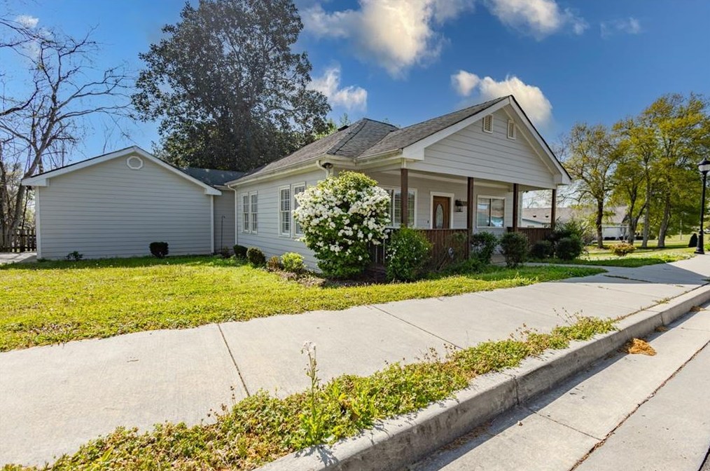 579 Washington St, Buford, GA 30518-2531