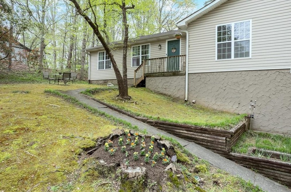 5305 Valleyview Dr, Acworth, GA 30102
