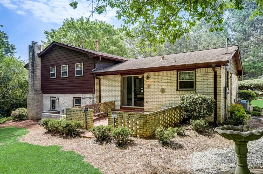 1330 Flt Shl Rd, Conyers GA  30013-1801 exterior