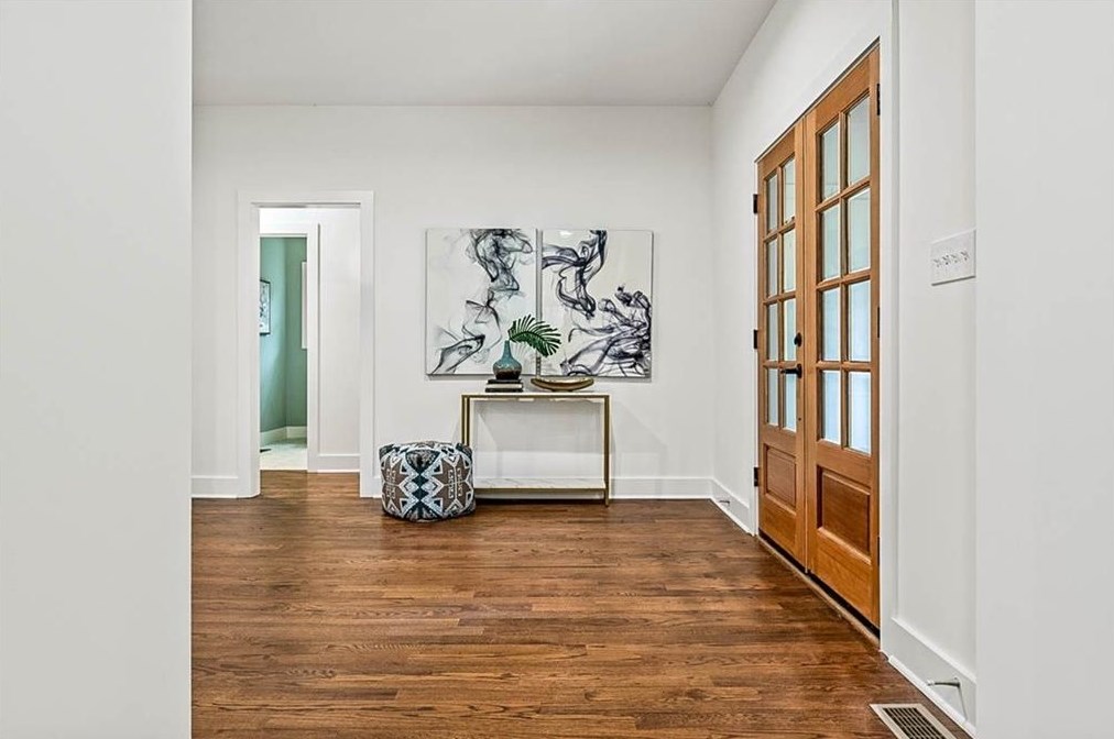 2630 White Oak Dr, Decatur, GA 30032